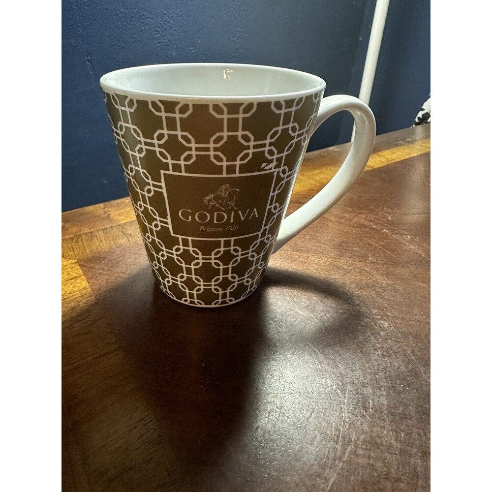 Godiva Coffee Mug Belgium 1926 Logo Gold Pattern White Boxed 2015